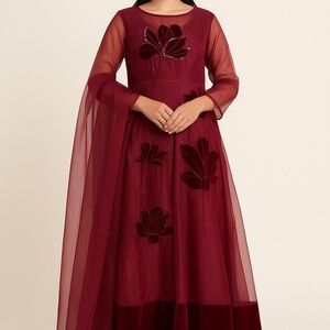 Elegant burgundy dress with inner and duppata size XL-embroidery and Valvet